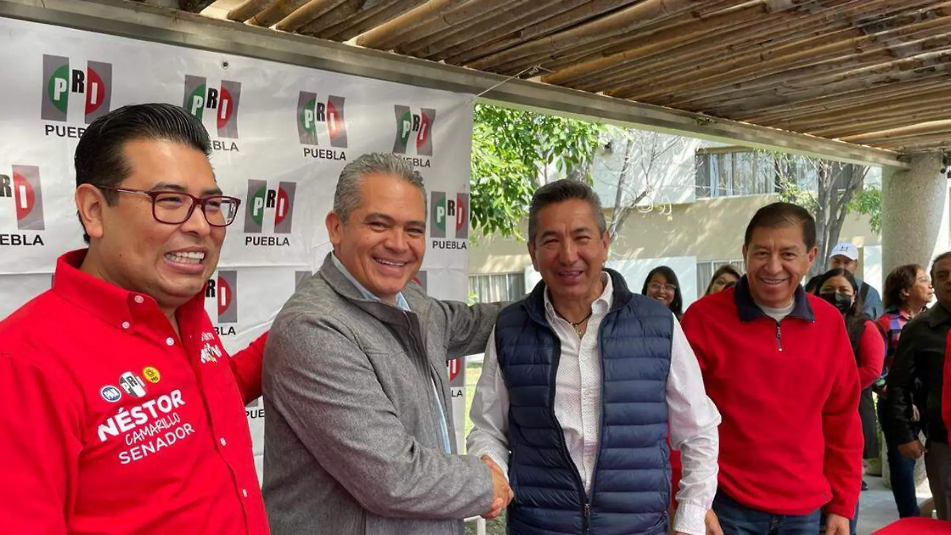 Eliseo Lezama Prieto, expresidente municipal de Tehuacán, fue destapado en rueda de prensa por Néstor Camarillo Medina